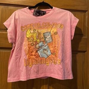 NWT! Cropped Keep it Gypsy Pink western cowboy Shirt with Graphic Design